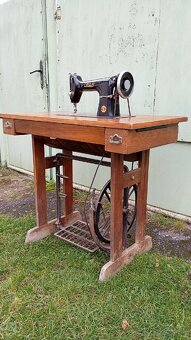starý šijací stroj - 3