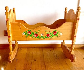 Stará dřevěná malovaná kolébka - 3