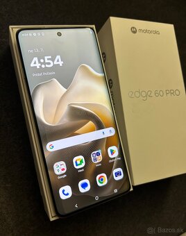 Motorola Edge 60 PRO 512GB Pantone shadow / Green - 3
