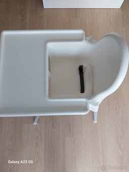 Stolicka na kŕmenie IKEA - 3