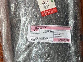 Land Rover Freelander 2 (359) Mriežka LR003295 - 3