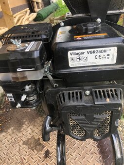 Benzínový štiepkovač Villager 75cm - 3