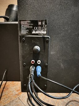 Predám reproduktor Logitech Z333 - 3