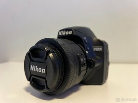Nikon D3200 + AF Nikkor 35mm, f/1.8 - 3