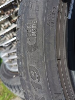 255/45R19 - 3