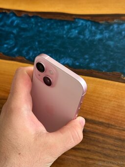 iPhone 15 128gb Pink Top stav - 3