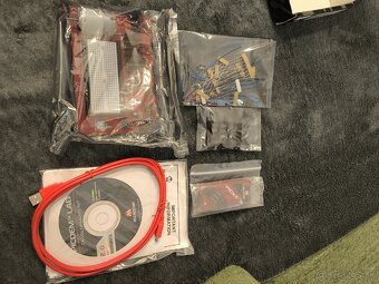 Predám Microchip PICDEM Lab Development Kit - 3