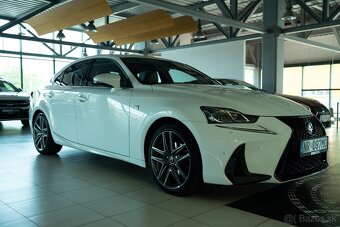 Lexus IS F-Sport Top / audio Mark Levinson - 3