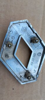 predam predny znak na renault - 3