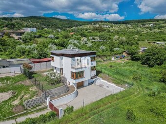 MODERNÝ, TECHNOLOGICKY VYSPELÝ 5i (229m2) RD s výbornou dost - 3