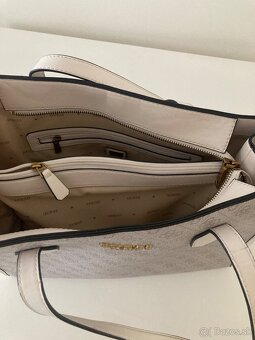 Shopper Guess - 3