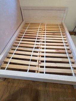 Biela drevena postel 140x200cm - 3