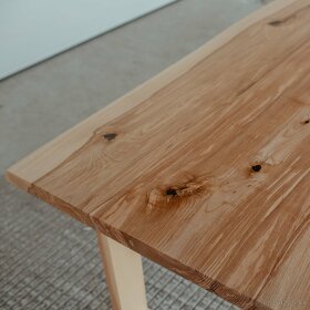 Jedálensky stôl - krásne jaseňové drevo - 3