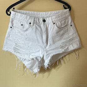 H&M Biele roztrhané džínsové šortky 36 - 3