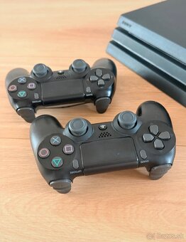 Predám PS 4 Pro - 3