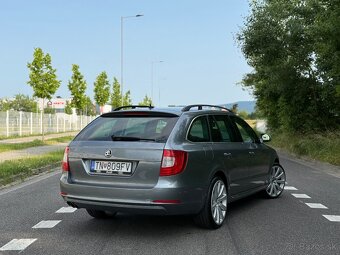 Škoda Superb Combi 2.0 TDI CR 140k Elegance - 3