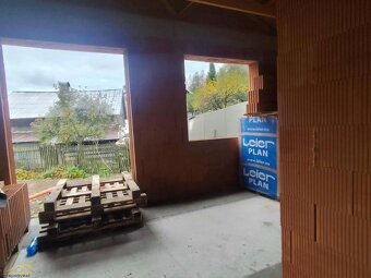 NA PREDAJ – Hrubá stavba rodinného domu v centre obce Oščadn - 3