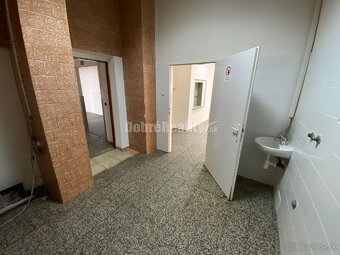 Veľké obchodno-komerčné priestory na prenájom vo frekventova - 3
