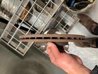 Predné brzdy 5x100 VW golf 4 Octavia 1 Fabia - 3