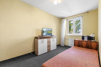 Zaujímavý 3-izbový byt 67 m2 s veľkým potenciálom – ul. Kozm - 3