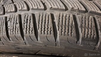 Predám 4ks jazdené zimné 215/65r17-99V Good Year - 3