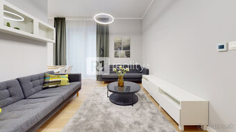 Jedinečný 3 izbový byt 64 m2+ 8 m2 balkóny + parking, Piešťa - 3