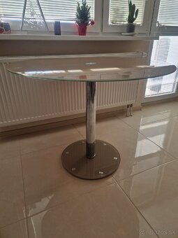 Okrúhly jedálenský stôl - 3