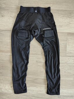 Hokejove gate so suspenzorom - 3