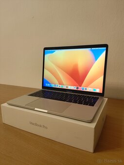 MacBook Pro 2017 | i5 • 8GB • 256GB SSD - 3