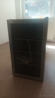 presklená chladnička na nápoje, 80 L - 3