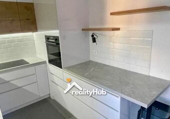 Moderný 2-izbový byt s balkónom v Starom Meste na predaj - 3