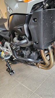 Suzuki GSR 600 - 3