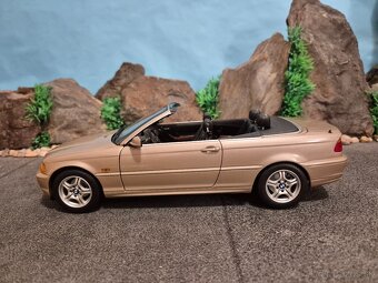 Prodám model 1:18 BMW 3 serie cabriolet E46 2003 - 3