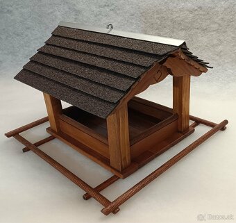 Drevené závesné kŕmitko pre vtáčiky - 3