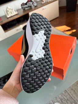 Nike bežecká dámska obuv - 3