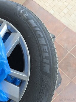 Celoročné gumy Michelin 235/60 r18 - 3