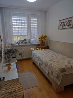 NA PREDAJ - ZREKONŠTRUOVANÝ BYT, 40M2 HUMENNÉ - LABORECKÁ - 3