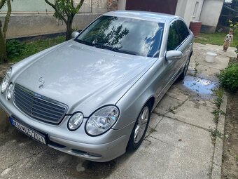 Mercedes E320 - 3