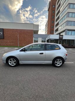 Honda Civic 7g Hatchback - 3