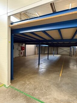 Predám oceľovú samostatne stojacu plošinu – 159 m² - 3