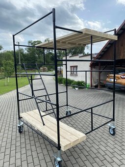 Pojazdné/mobilné lešenie 4m pracovná výška - 3