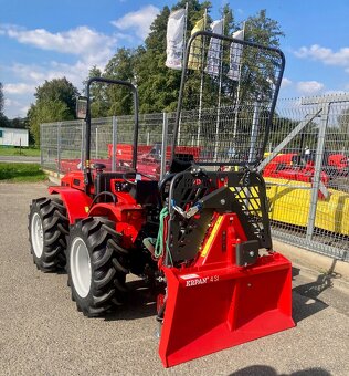 Malotraktor AGT 960 svahový speciál, otočné pracovisko, 50HP - 3
