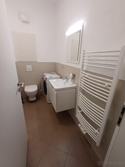Ponúka na predaj 2 izb. apartmán, ul. Zilinska, Bratislava I - 3