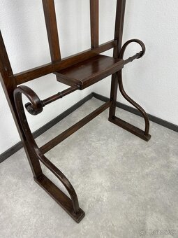 Halová vešiaková stena Thonet - 3