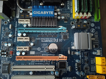 SET GIGABYTE GA-MA790X-UD4 - 3