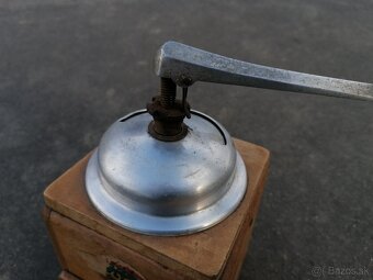 Predám starožitný mlynček na kávu - 3