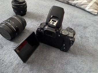 Canon 250D - 18-55MM + 50MM 1.4F - 3