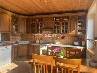 Rodinná usadlosť v úžasnej lokalite, Pozemok 9600 m2 - 3