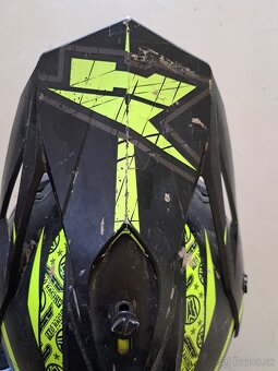 Prilba axo - 3