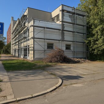 Predám GARÁŽ 25m2 Beckovska ul Trenčín - 3
